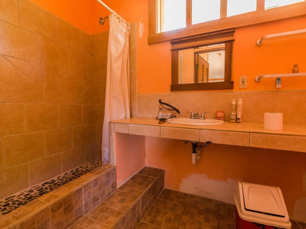 A Piece Of Ground Hostel Пунта Горда Екстериор снимка