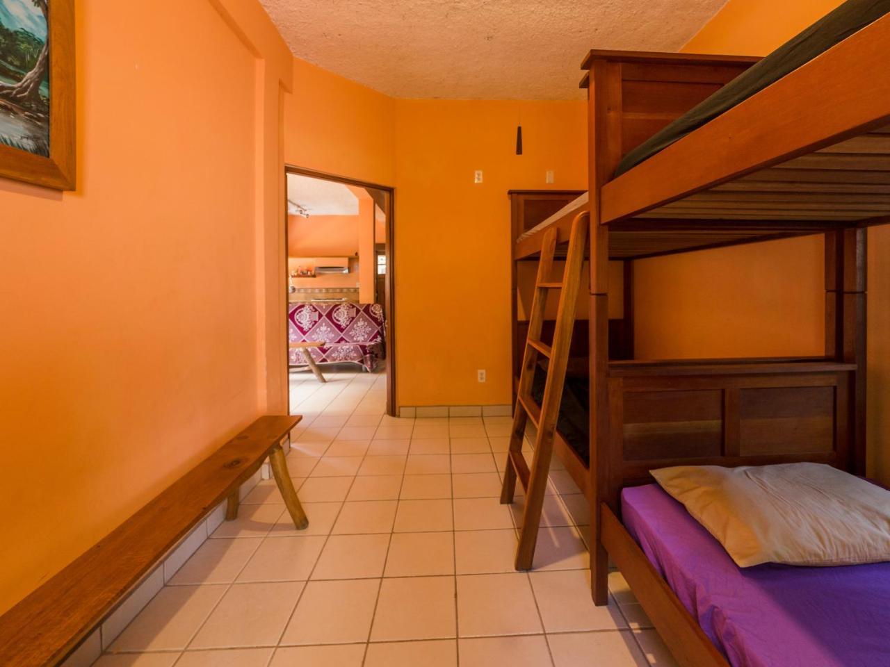 A Piece Of Ground Hostel Пунта Горда Екстериор снимка
